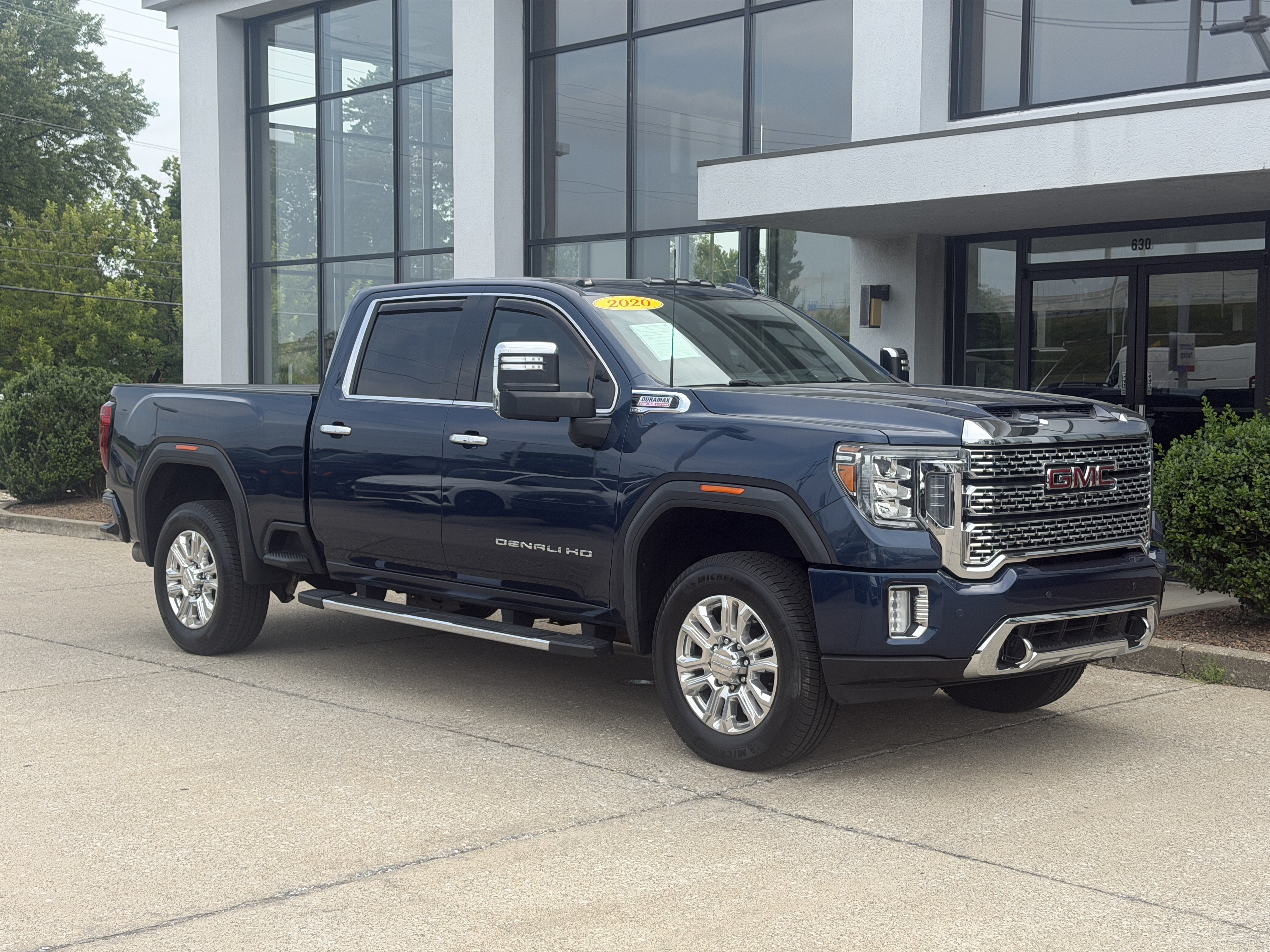 Used 2020 GMC Sierra 3500 Denali w/ Denali Ultimate Package AWD/4WD image 2