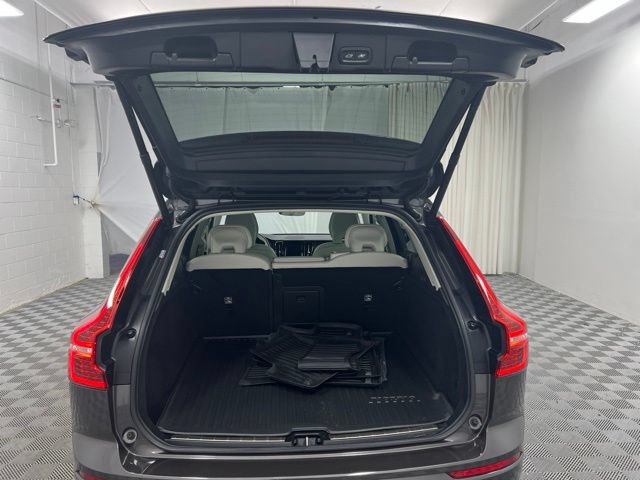 Used 2023 Volvo XC60 B5 Core w/ Climate Package AWD/4WD image 8