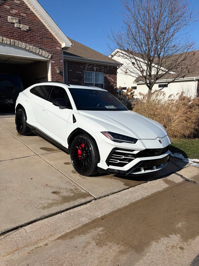 Used 2019 Lamborghini Urus AWD/4WD image 9