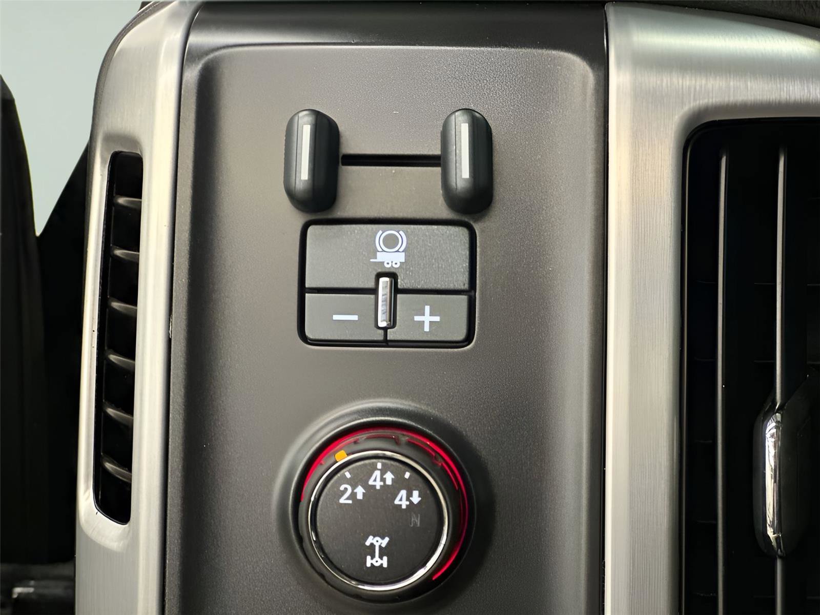 Used 2015 GMC Sierra 2500 SLT w/ Driver Alert Package image 40