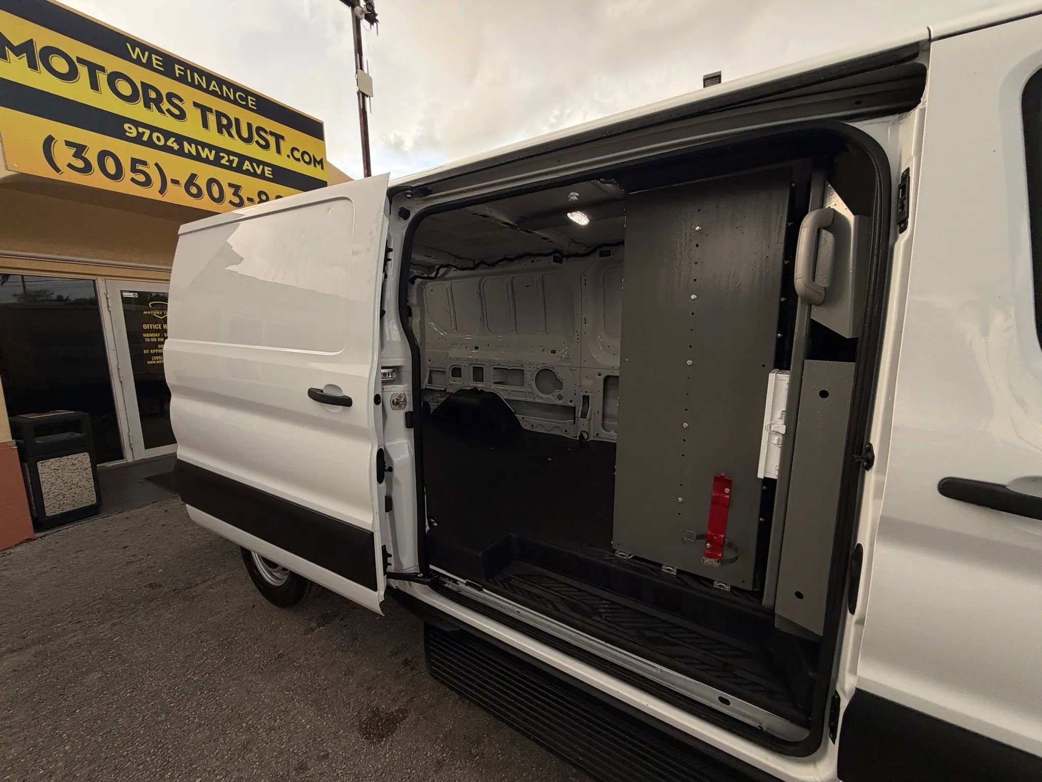Used 2020 Ford Transit 350 XLT w/ Upfitter Package image 9