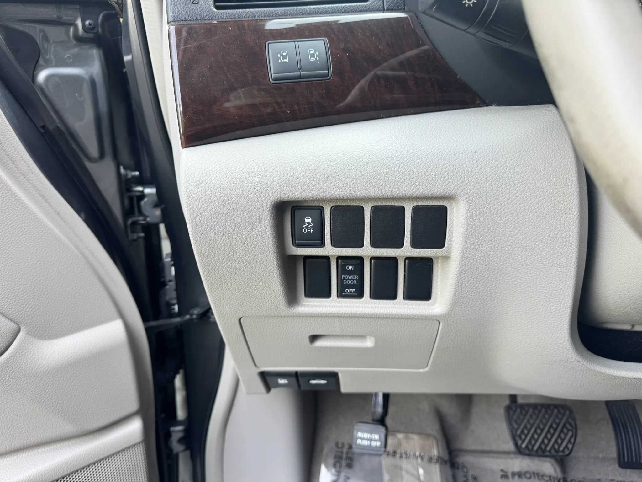 Used 2015 Nissan Quest SV w/ Value Cargo Package FWD image 19