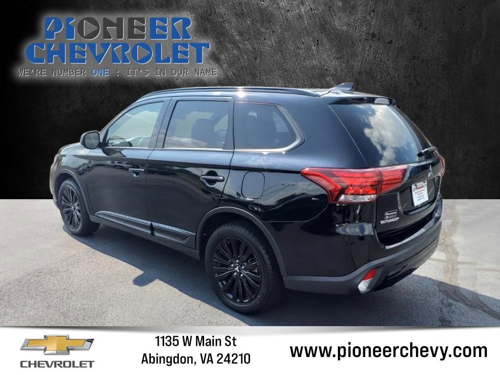 Used 2020 Mitsubishi Outlander LE image 3