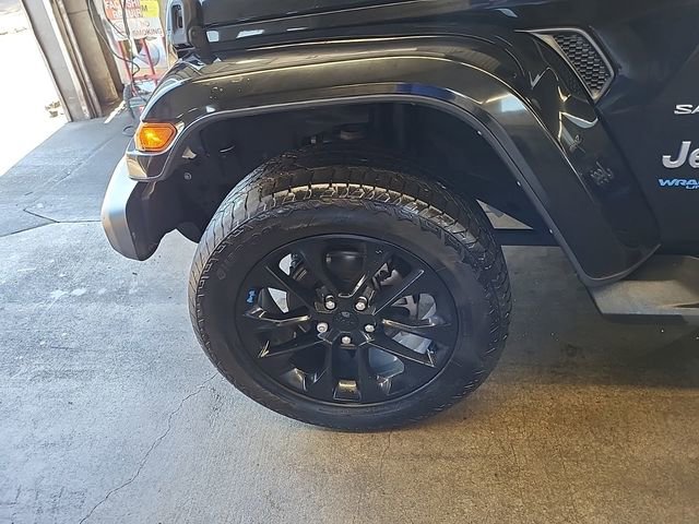 Used 2022 Jeep Wrangler Unlimited Sahara w/ Cold Weather Group AWD/4WD image 4
