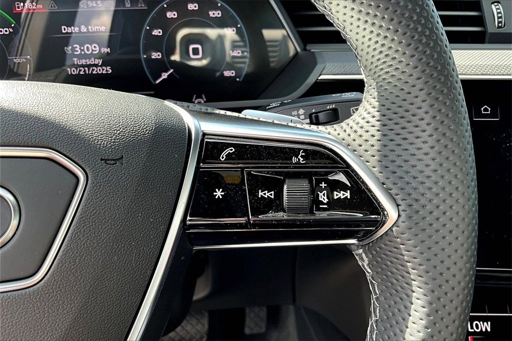 Certified 2023 Audi e-tron S Premium Plus w/ Black Optic Package image 24