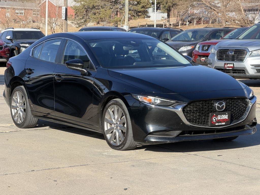 Used 2020 MAZDA MAZDA3 AWD Sedan w/ Select Package image 2