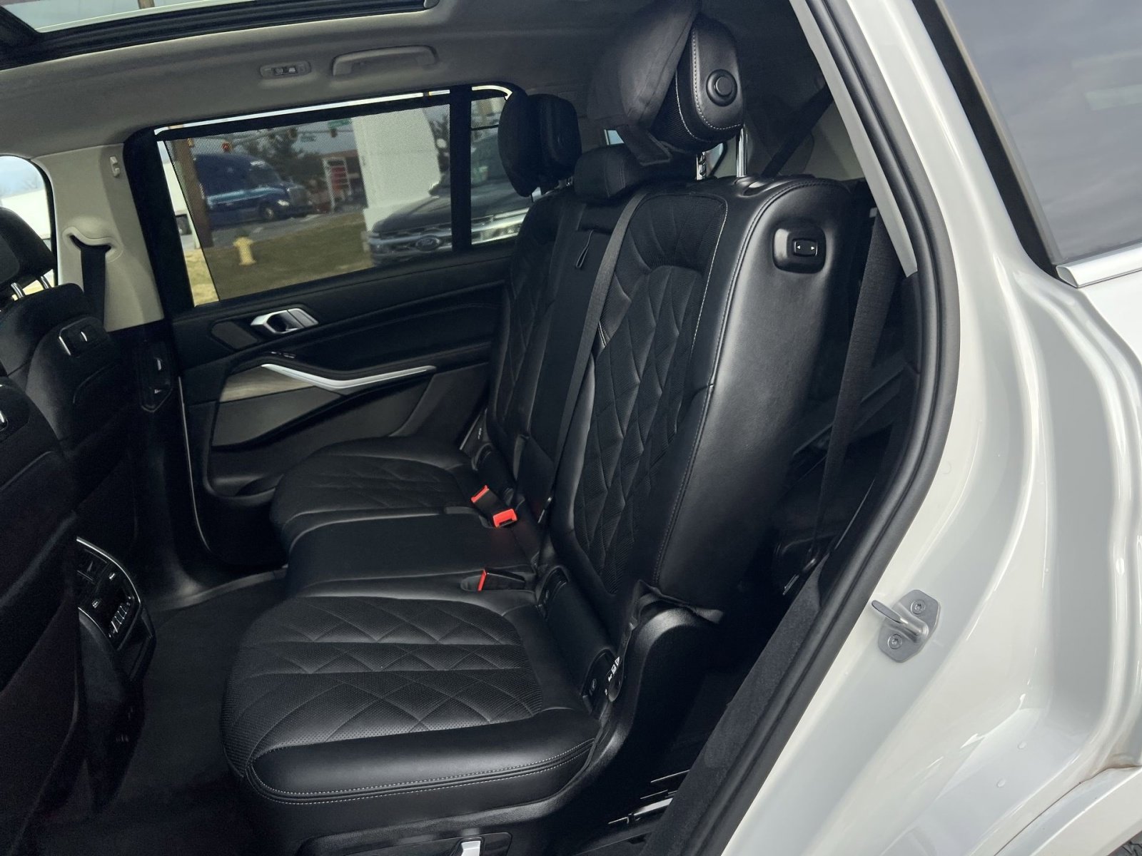 Used 2024 BMW X7 xDrive40i w/ Premium Package image 25