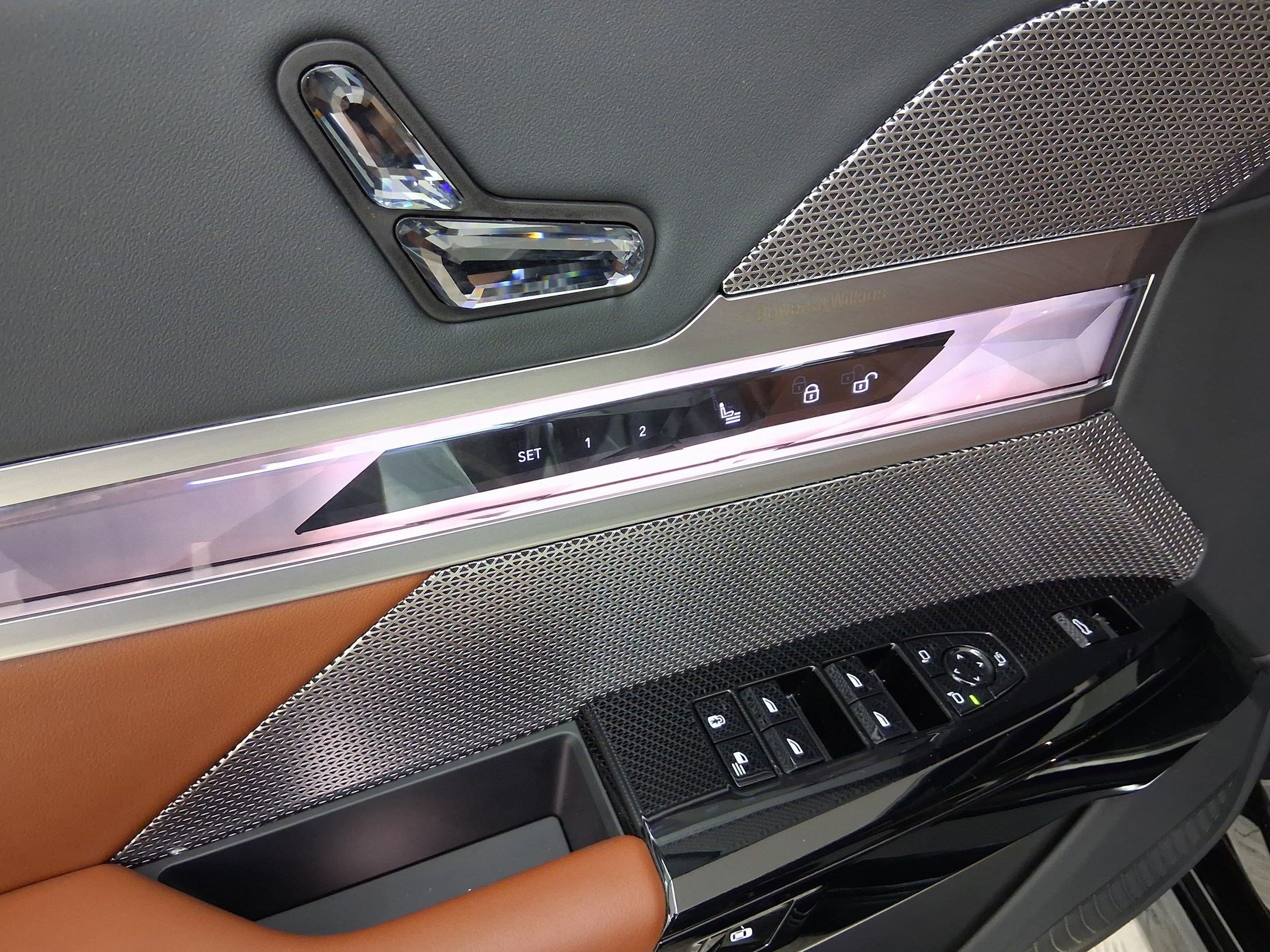 Used 2025 BMW 760i xDrive AWD/4WD image 12