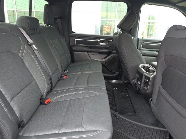 New 2026 RAM 1500 4x4 Crew Cab image 32