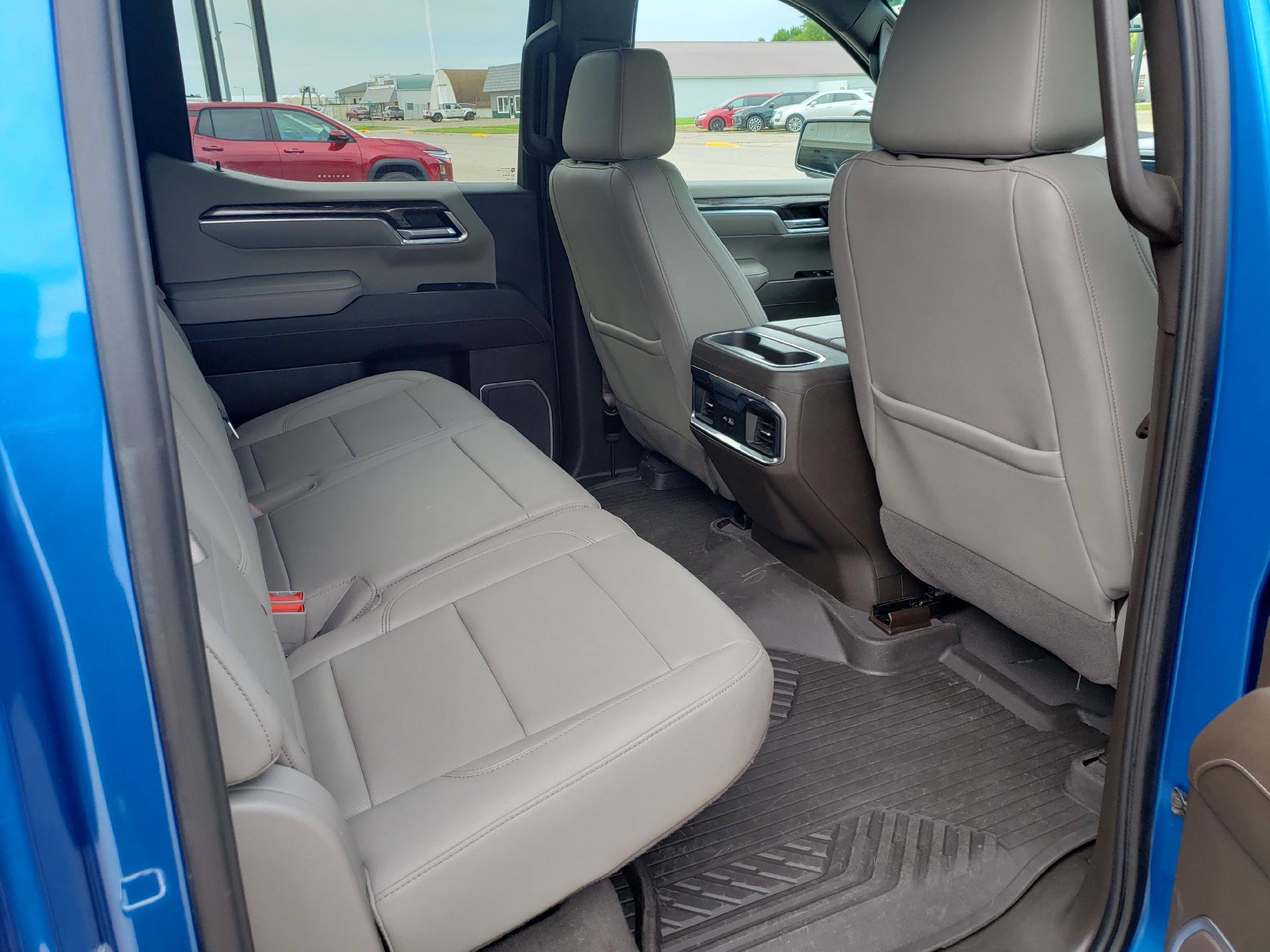 Used 2023 Chevrolet Silverado 1500 LTZ AWD/4WD image 11