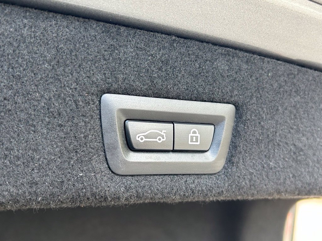 Used 2016 BMW 740i RWD image 38