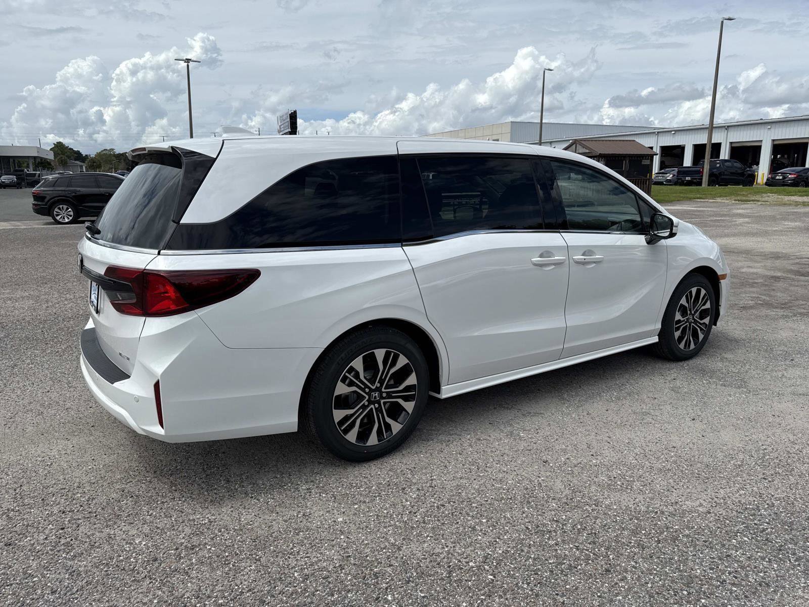 New 2026 Honda Odyssey Elite image 4