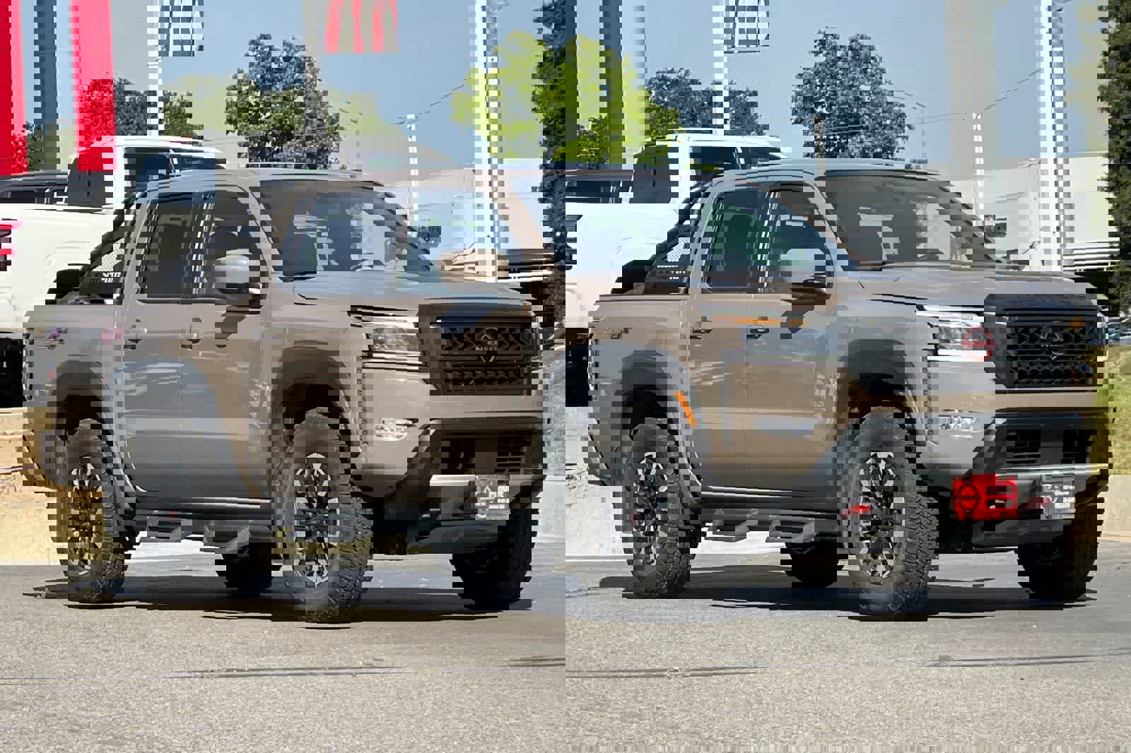 Used 2023 Nissan Frontier PRO-4X w/ Technology Package image 10