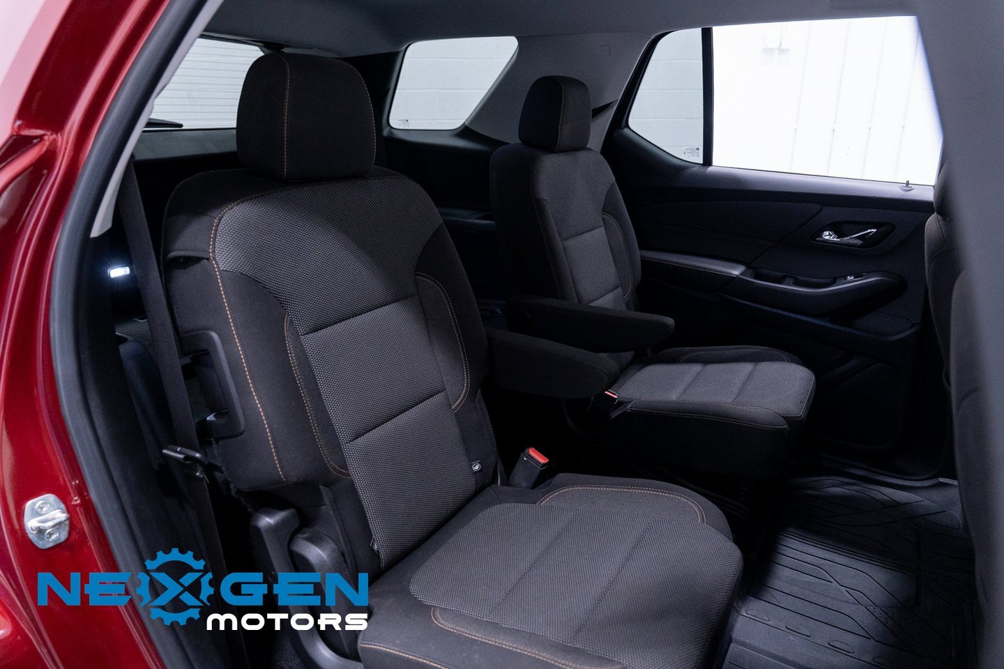 Used 2020 Chevrolet Traverse LT image 47