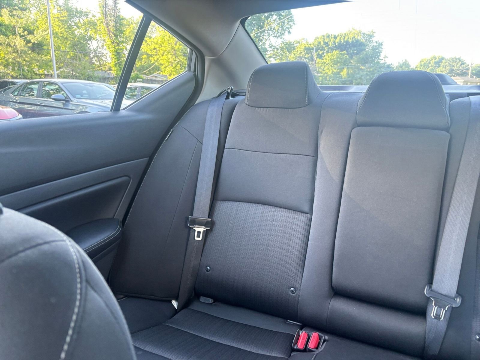 Used 2025 Nissan Altima 2.5 SV FWD image 39