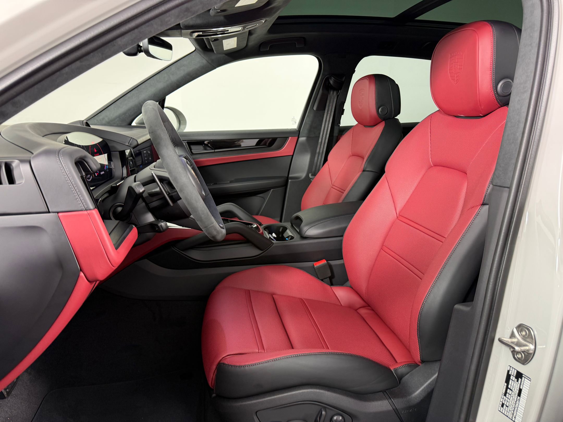 New 2026 Porsche Cayenne GTS image 5