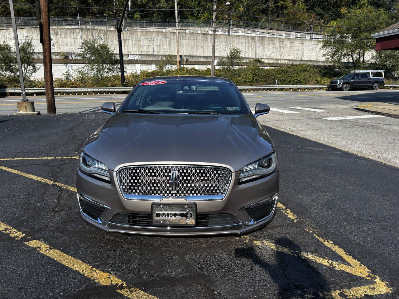 Used 2018 Lincoln MKZ Select w/ Select Plus Package AWD/4WD image 2