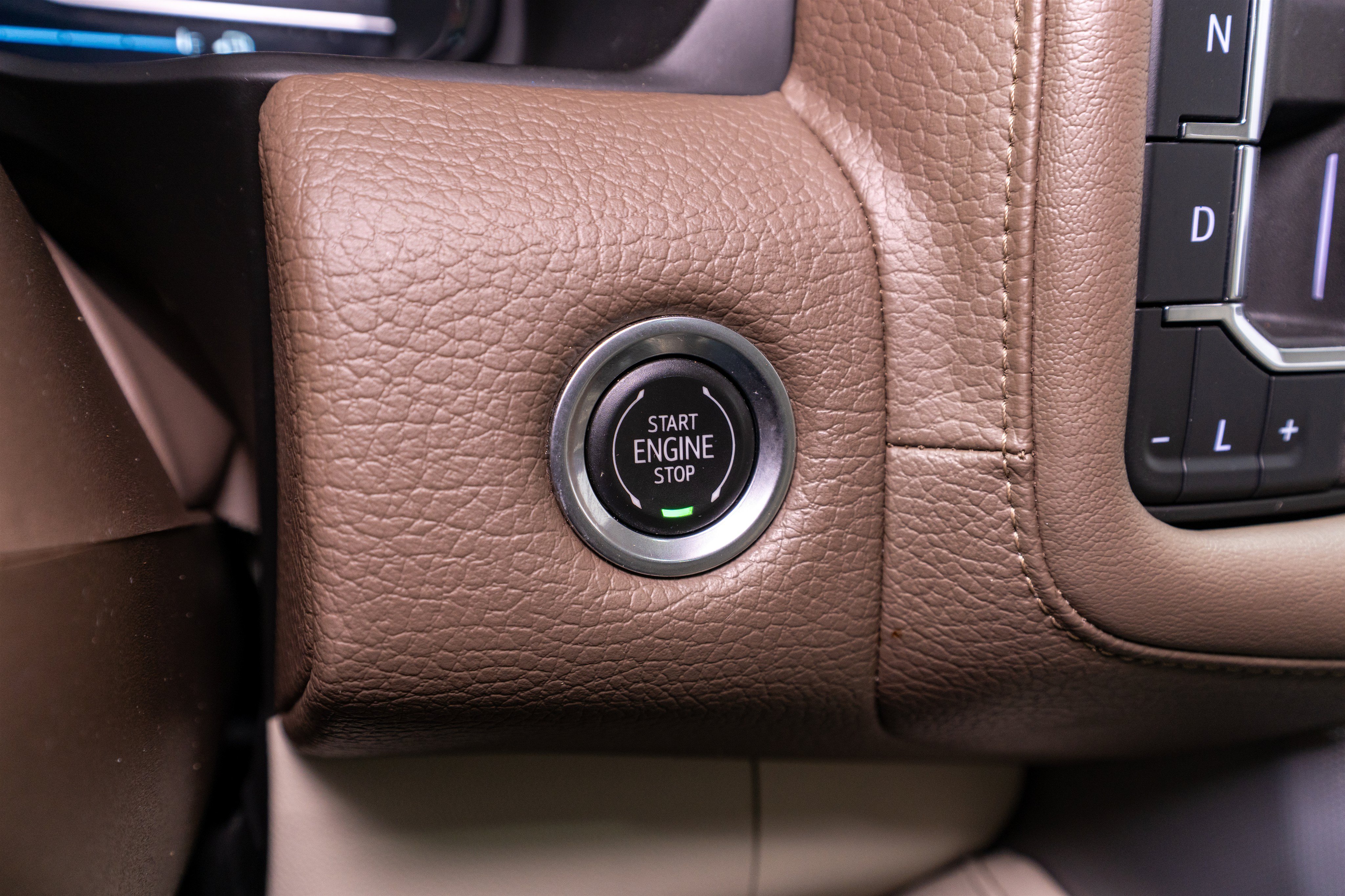 Used 2023 GMC Yukon Denali AWD/4WD image 32