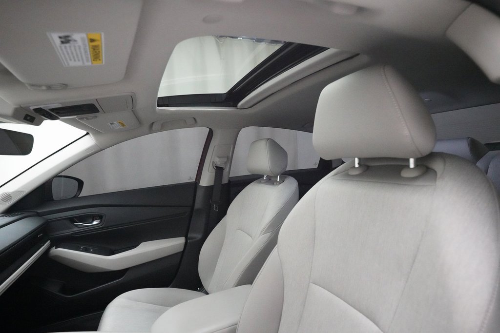 Used 2023 Honda Accord EX image 31