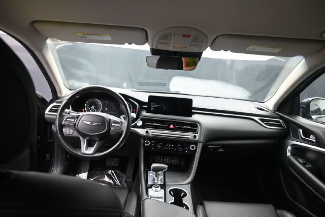 Used 2025 Genesis G70 2.5T AWD/4WD image 36