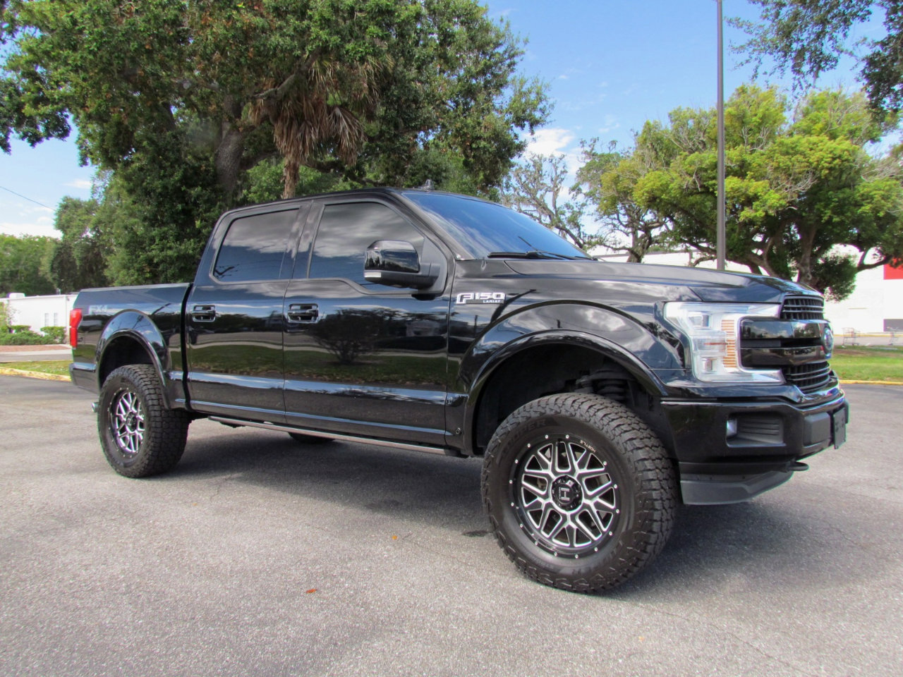 Used 2018 Ford F150 Lariat w/ Equipment Group 502A Luxury image 11