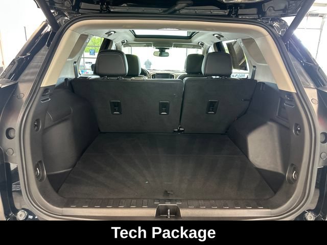 Used 2024 GMC Terrain Denali w/ Denali Premium Package AWD/4WD image 7