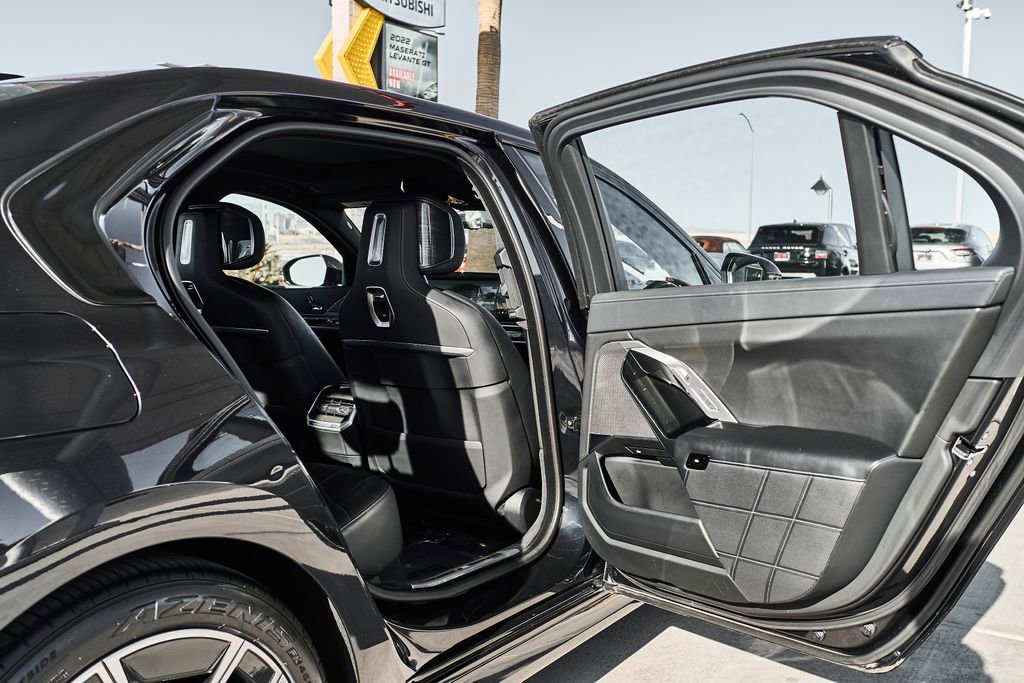 Used 2024 BMW 740i w/ Premium Package RWD image 12