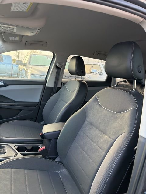 Used 2023 Volkswagen Taos SE image 7