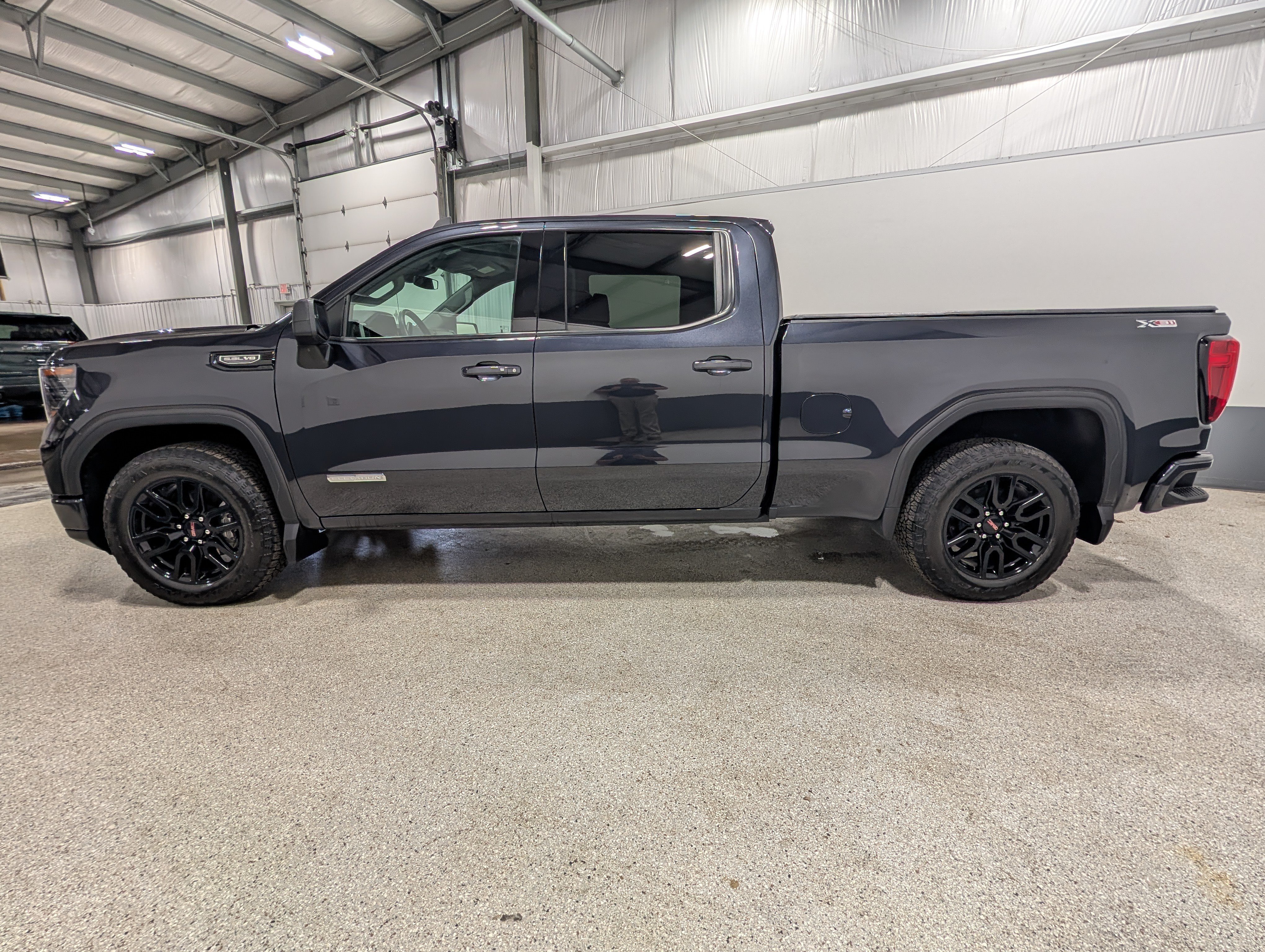 Used 2024 GMC Sierra 1500 Elevation w/ X31 Off-Road Package AWD/4WD image 5