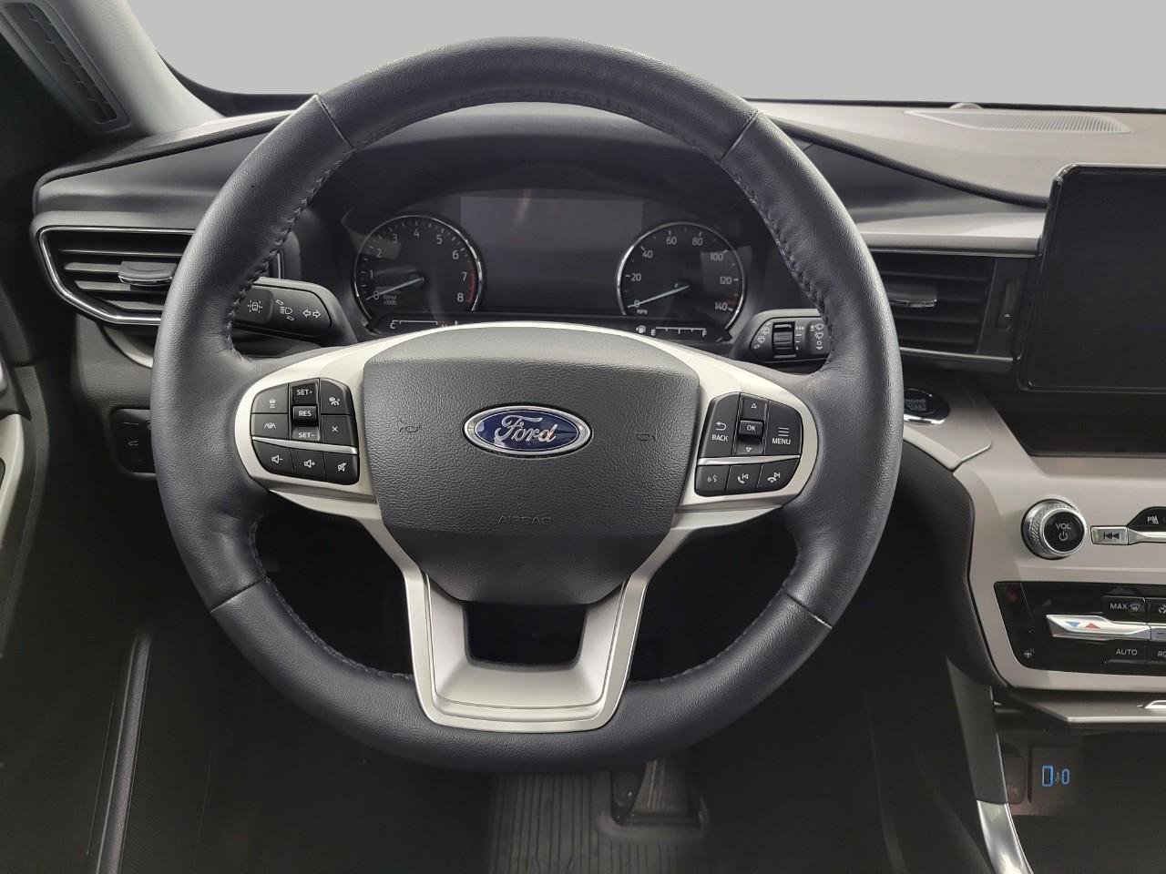 Used 2023 Ford Explorer XLT w/ Equipment Group 202A AWD/4WD image 36