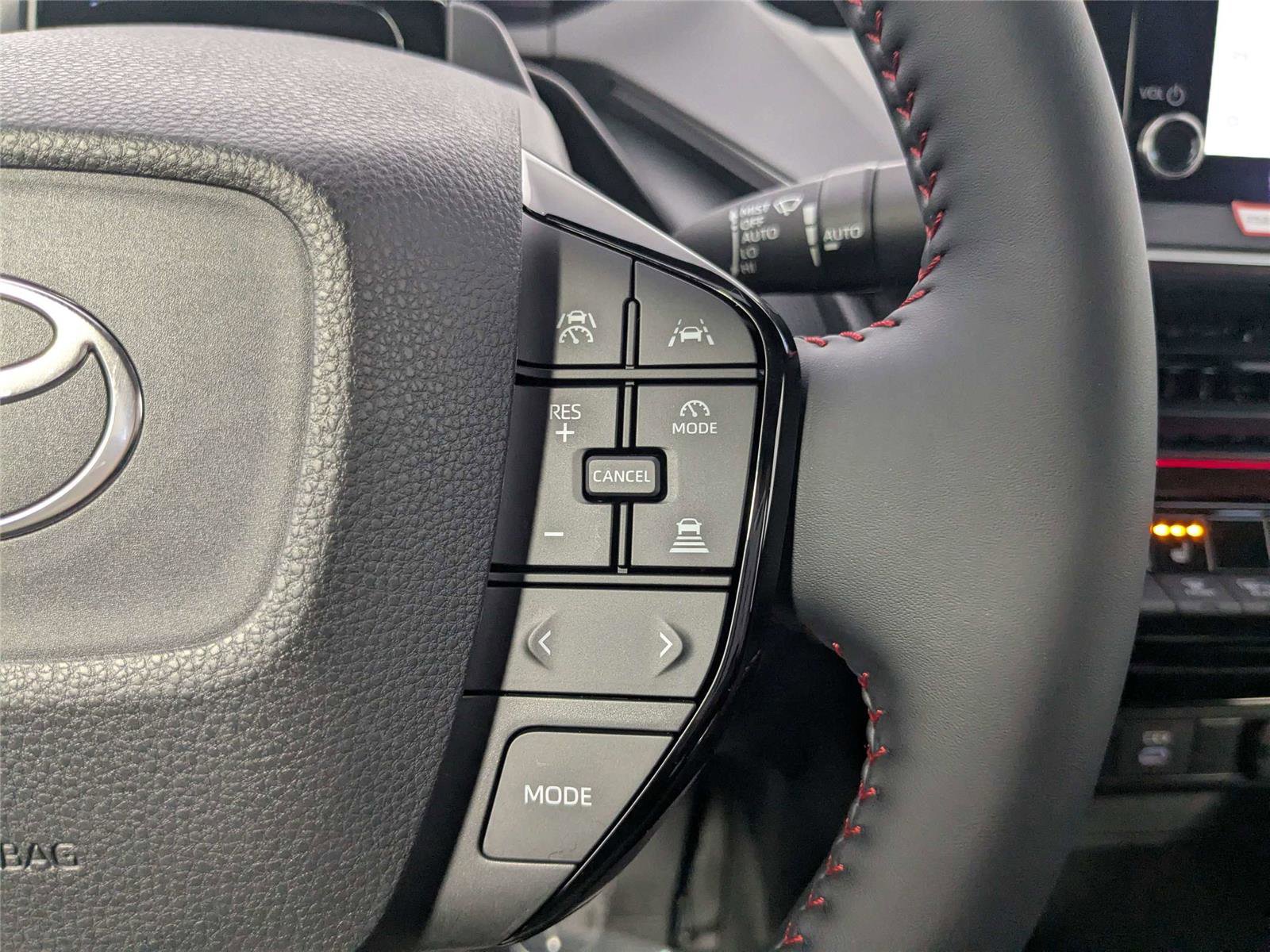 Used 2025 Toyota Prius Plug-In Hybrid image 18