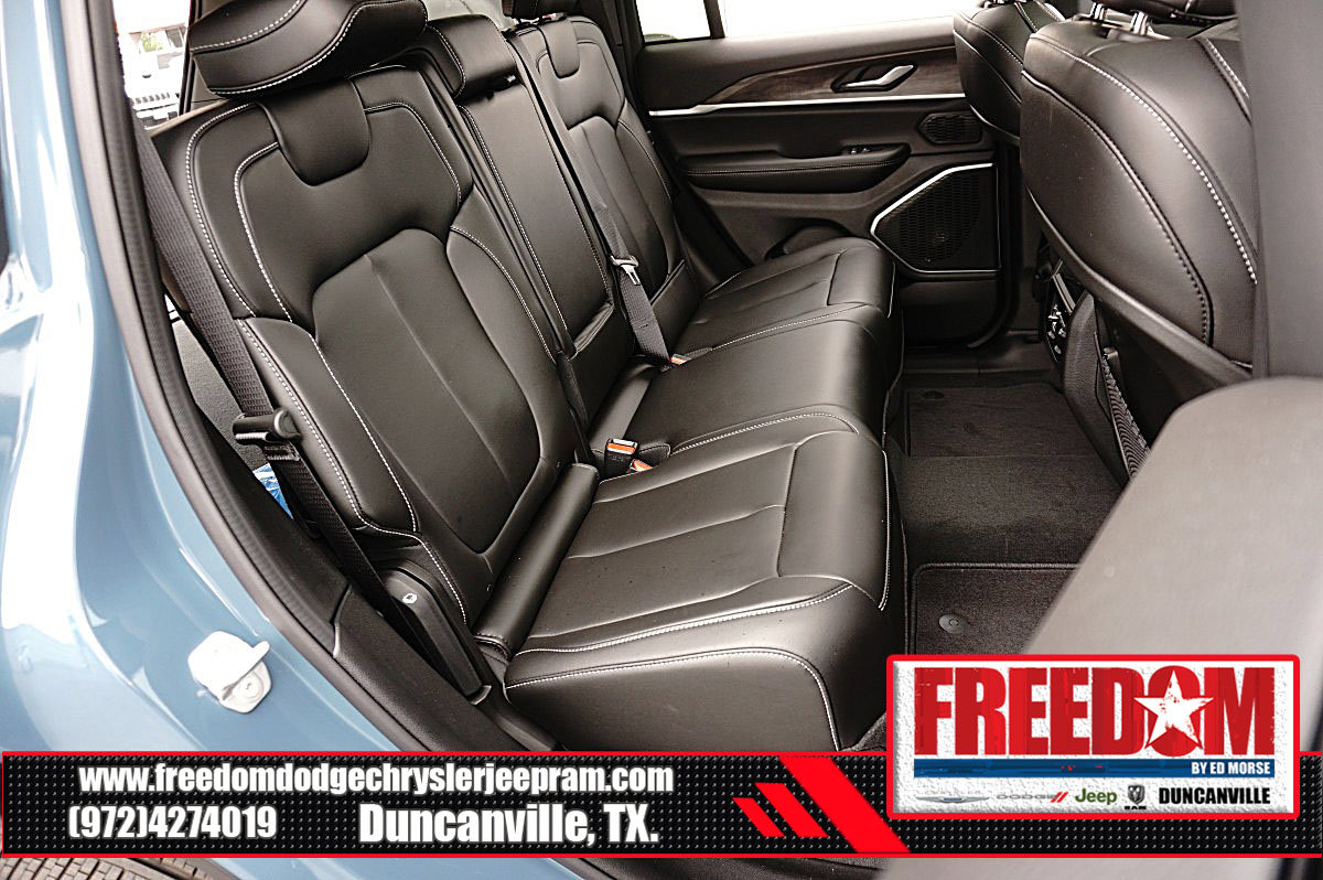 New 2026 Jeep Grand Cherokee Limited w/ Limited Altitude Package RWD image 15