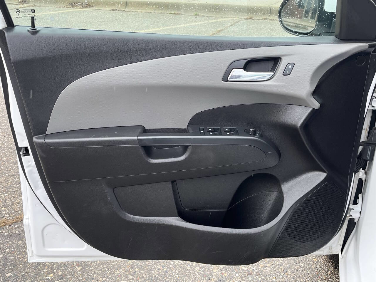 Used 2016 Chevrolet Sonic LT image 22