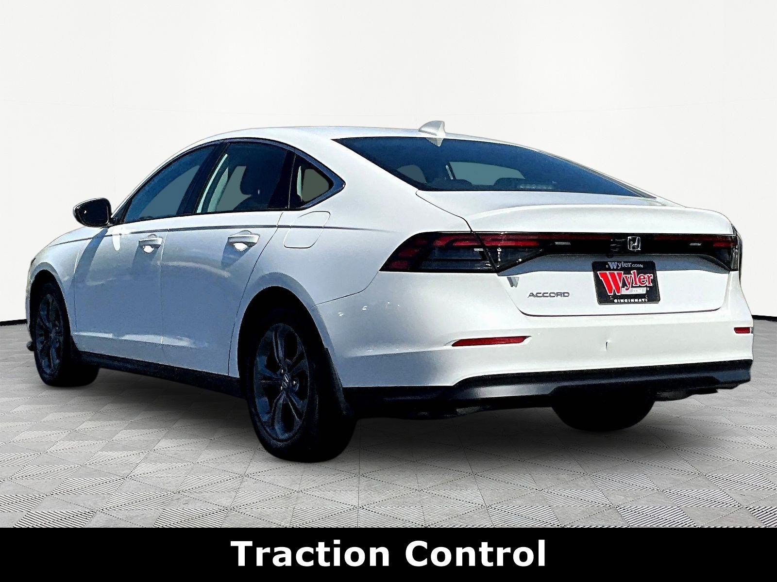 Used 2023 Honda Accord EX image 4
