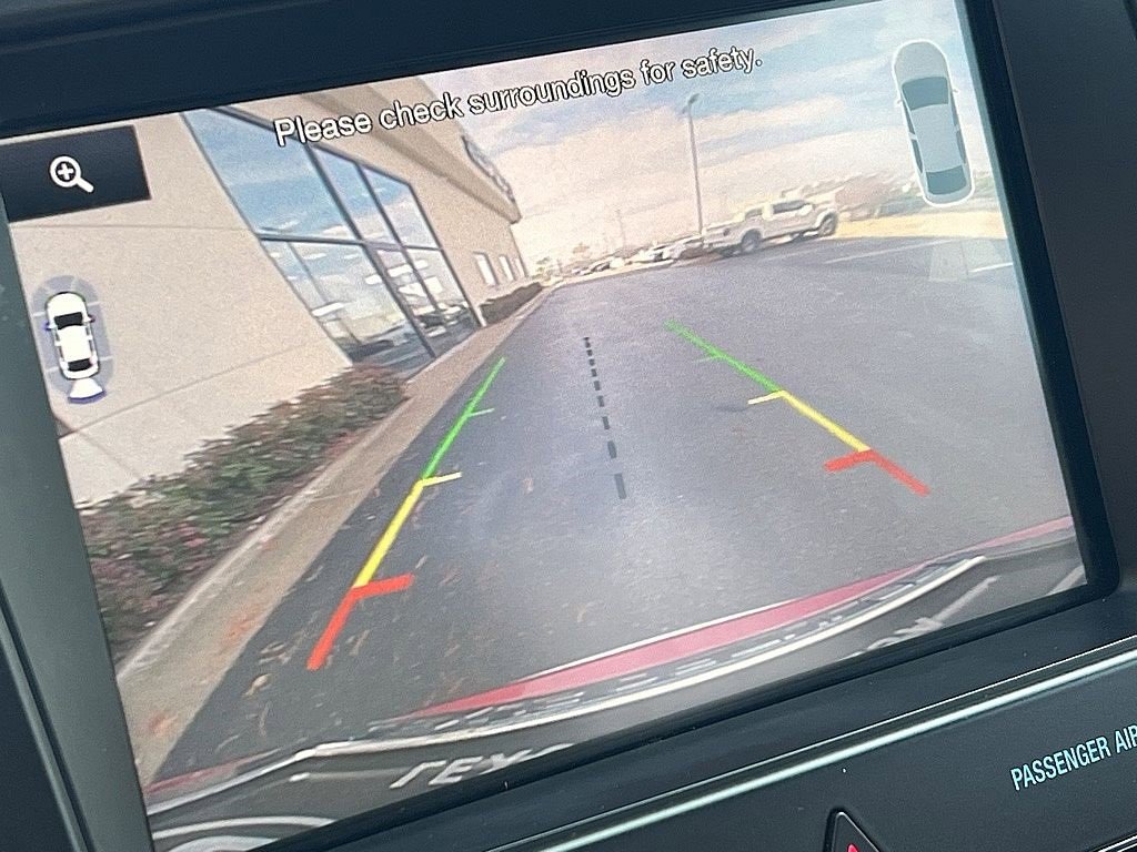 Used 2016 Ford Explorer Platinum image 18