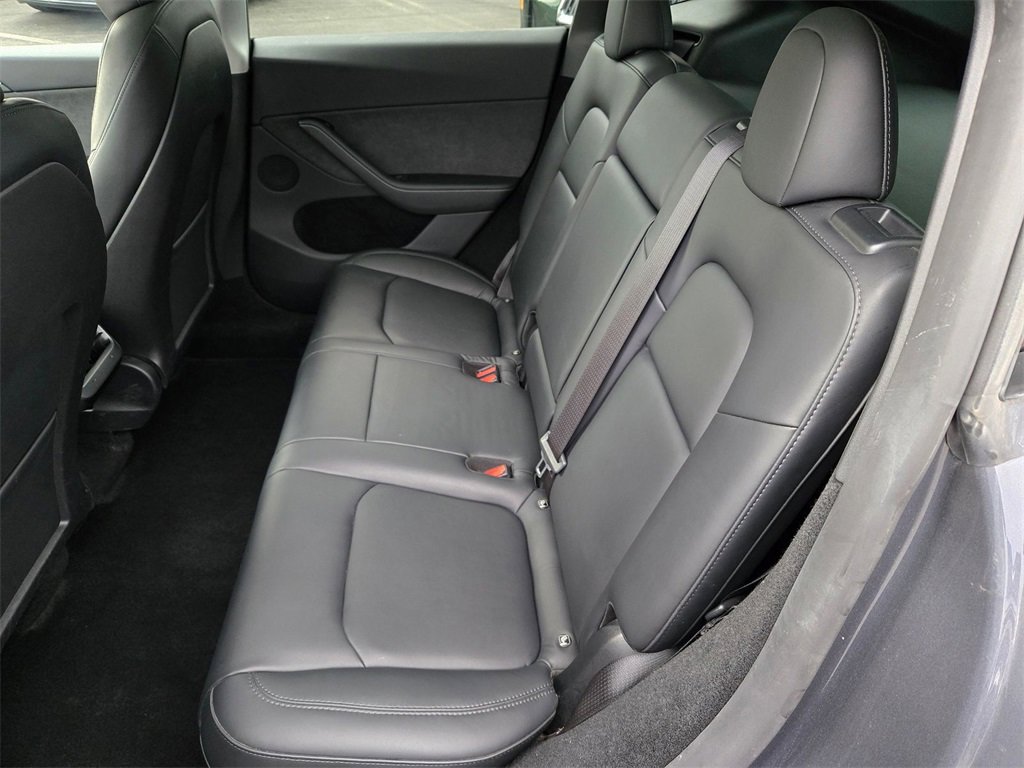 Used 2023 Tesla Model Y Long Range image 10