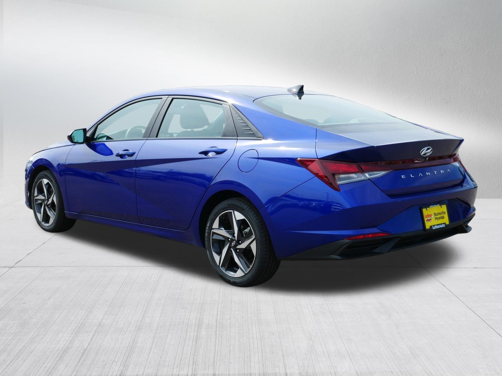 Certified 2023 Hyundai Elantra SEL w/ Convenience Package FWD image 5