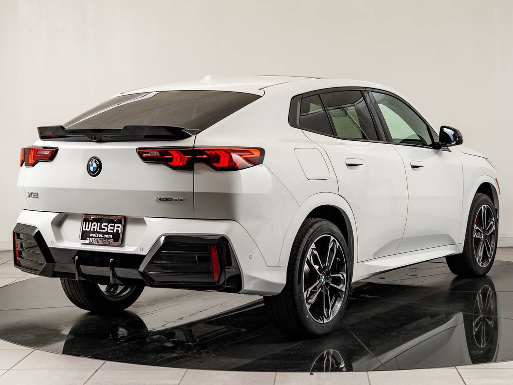 New 2026 BMW X2 xDrive28i w/ Technology Package AWD/4WD image 10