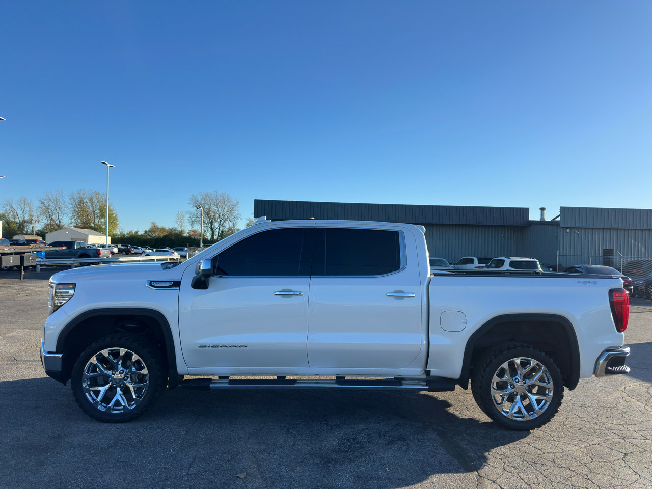 Used 2022 GMC Sierra 1500 SLT image 8