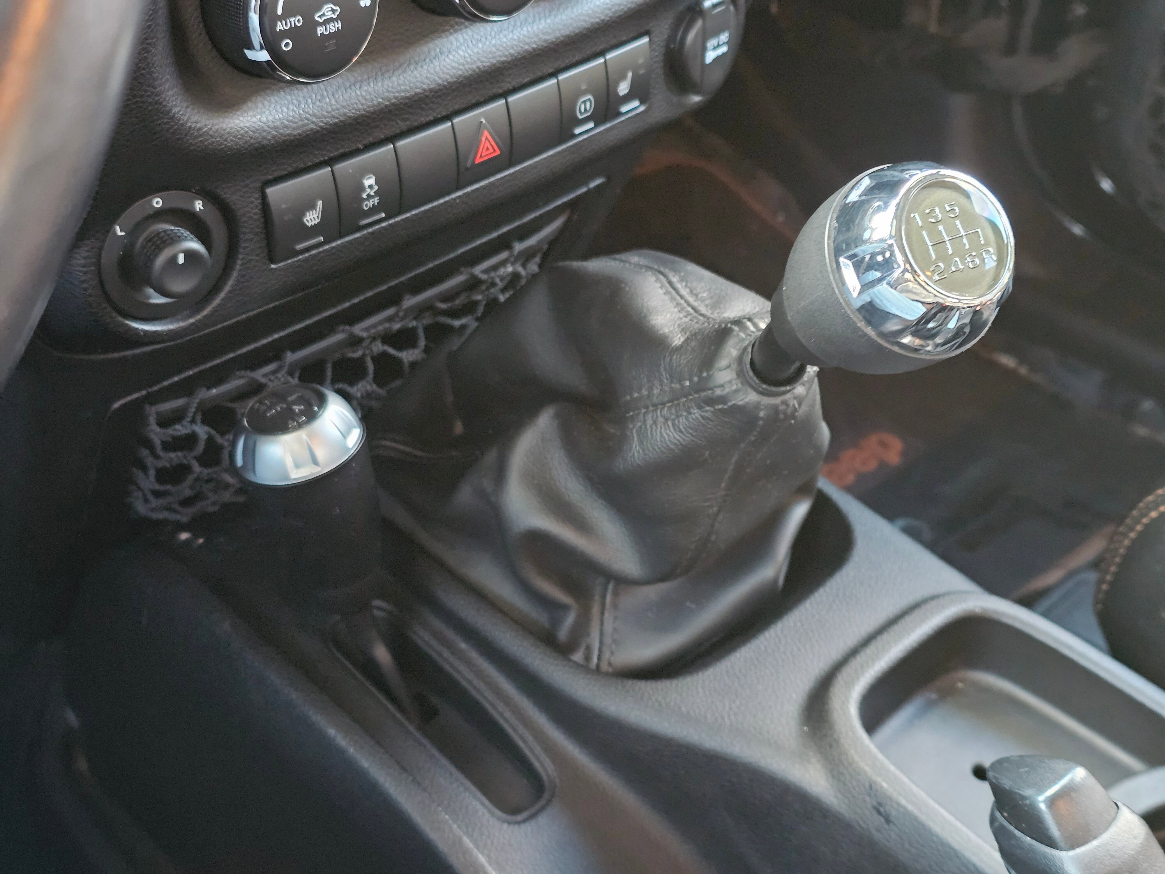 Used 2011 Jeep Wrangler Sahara w/ Dual Top Group AWD/4WD image 28