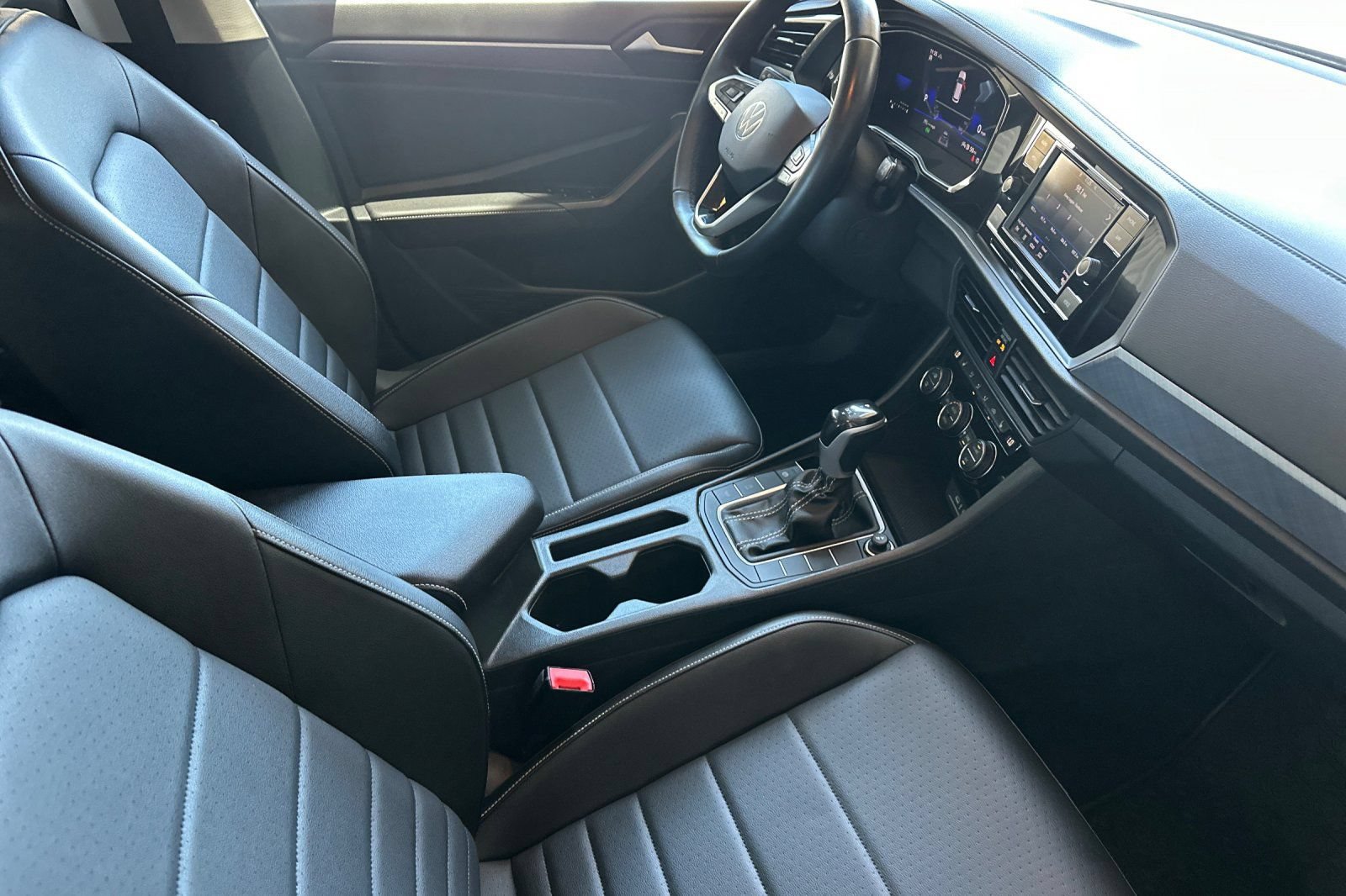 Used 2023 Volkswagen Jetta SE FWD image 16