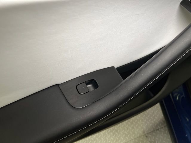 Used 2021 Tesla Model Y Long Range image 48