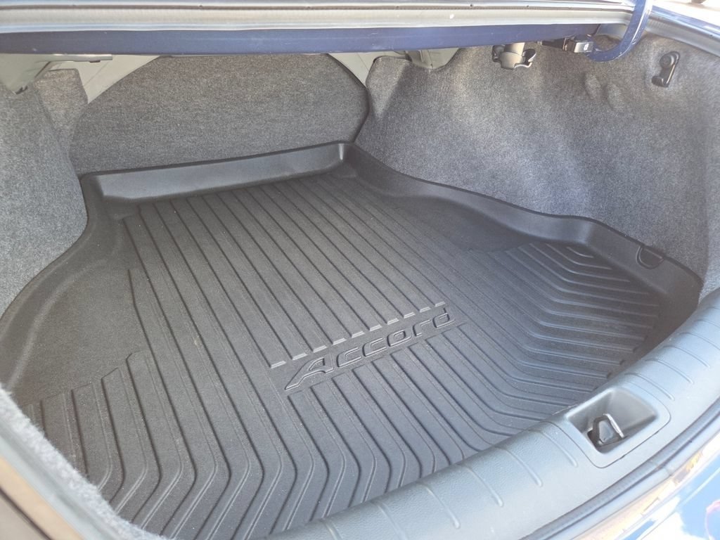 Used 2016 Honda Accord Touring image 30