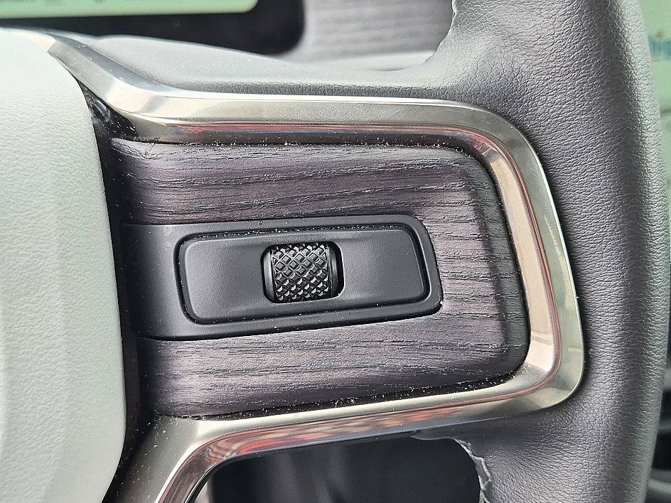 Used 2023 Rivian R1S Launch Edition Quad AWD/4WD image 17