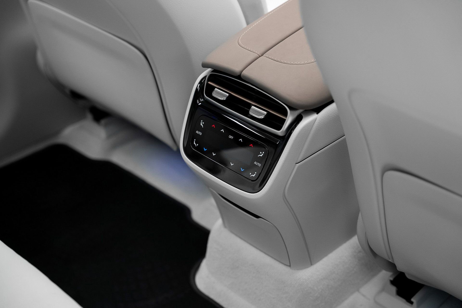 Used 2023 Mercedes-Benz EQS 450+ 4MATIC SUV w/ AMG Line Exterior Package image 68