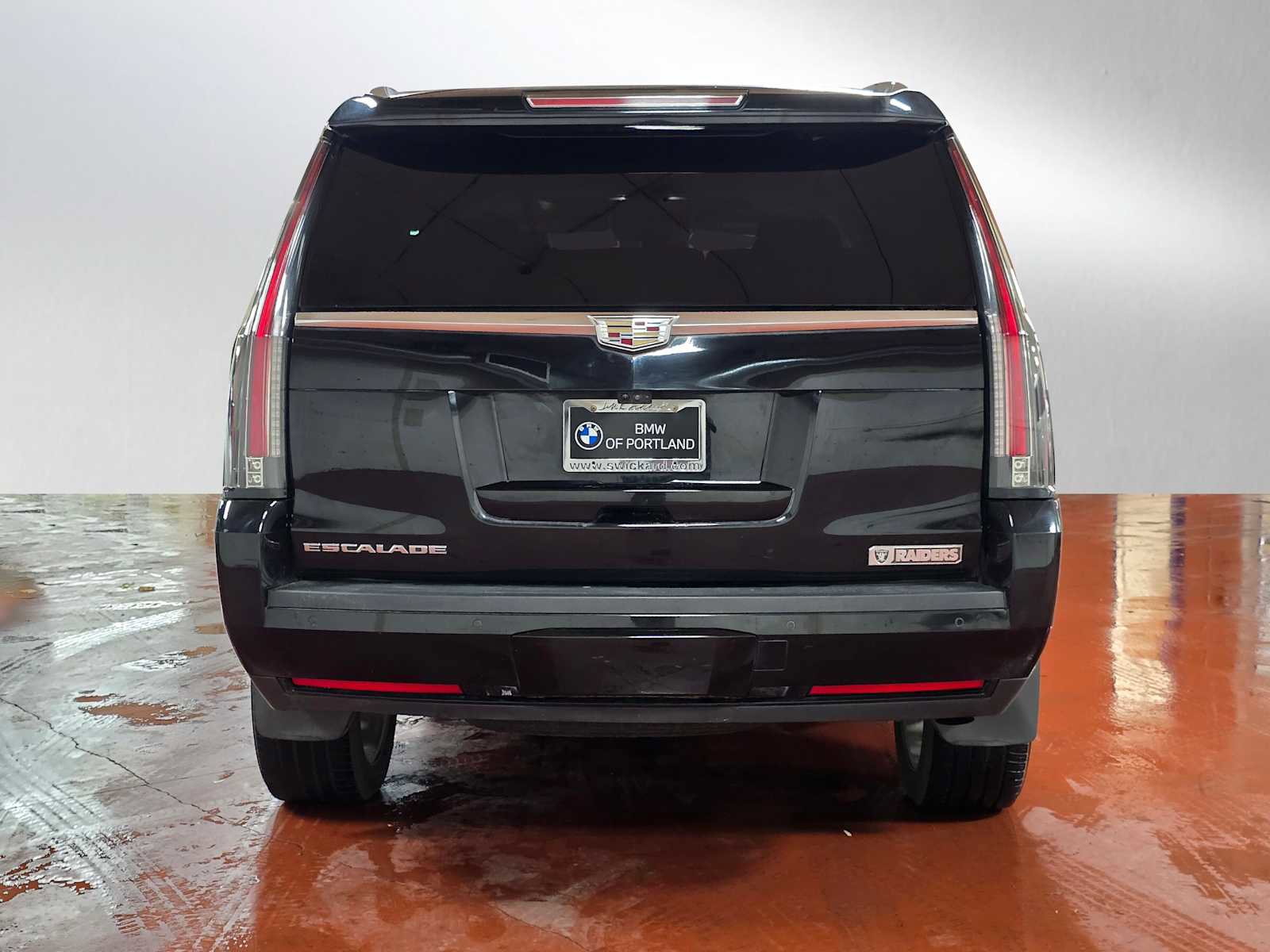Used 2020 Cadillac Escalade Premium Luxury image 4