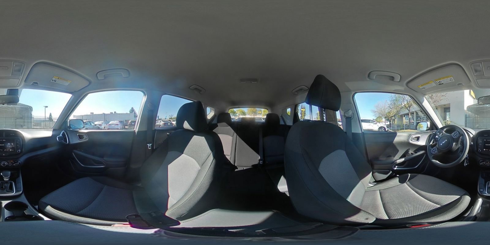 Used 2025 Kia Soul LX w/ LX Technology Package image 40