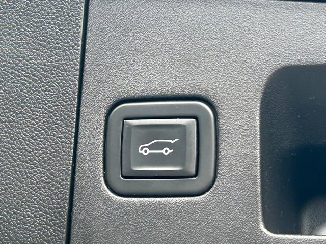 Used 2022 Cadillac XT4 Premium Luxury w/ Safety Alert Package AWD/4WD image 29