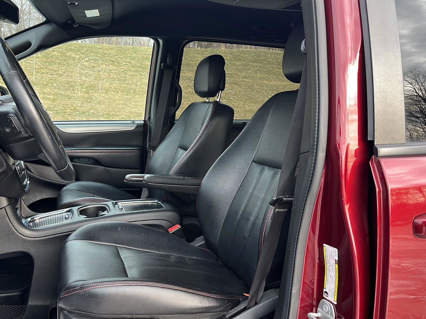 Used 2018 Dodge Grand Caravan GT image 11