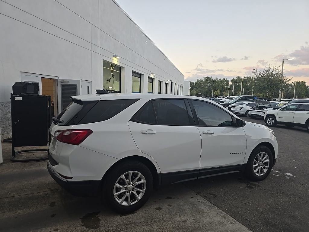 Used 2018 Chevrolet Equinox LS image 5